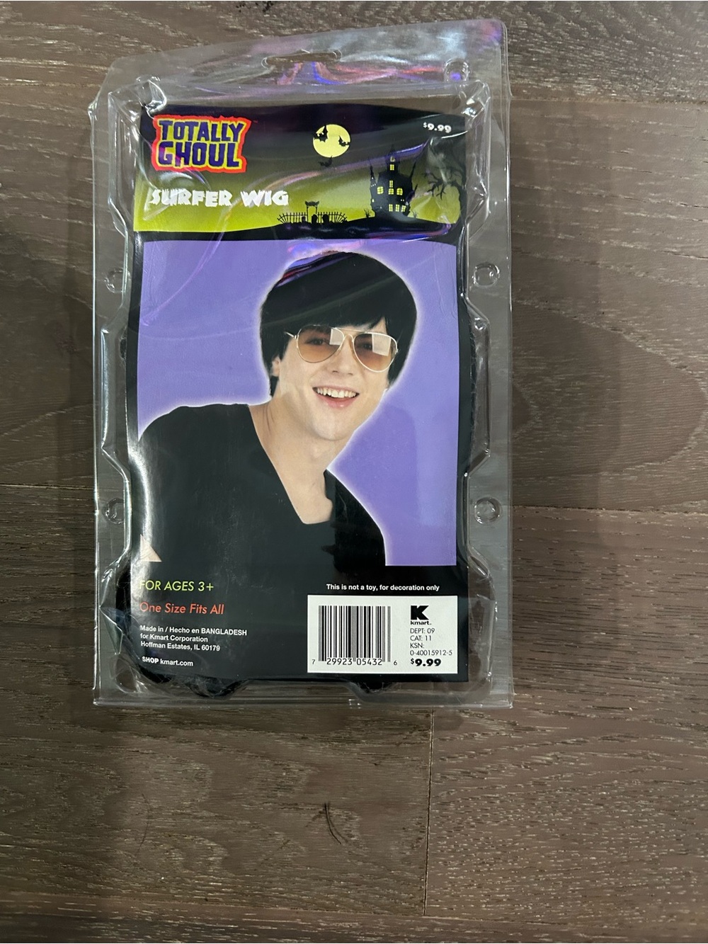 Totally Ghoul vintage surfer wig. NWT (wg1)